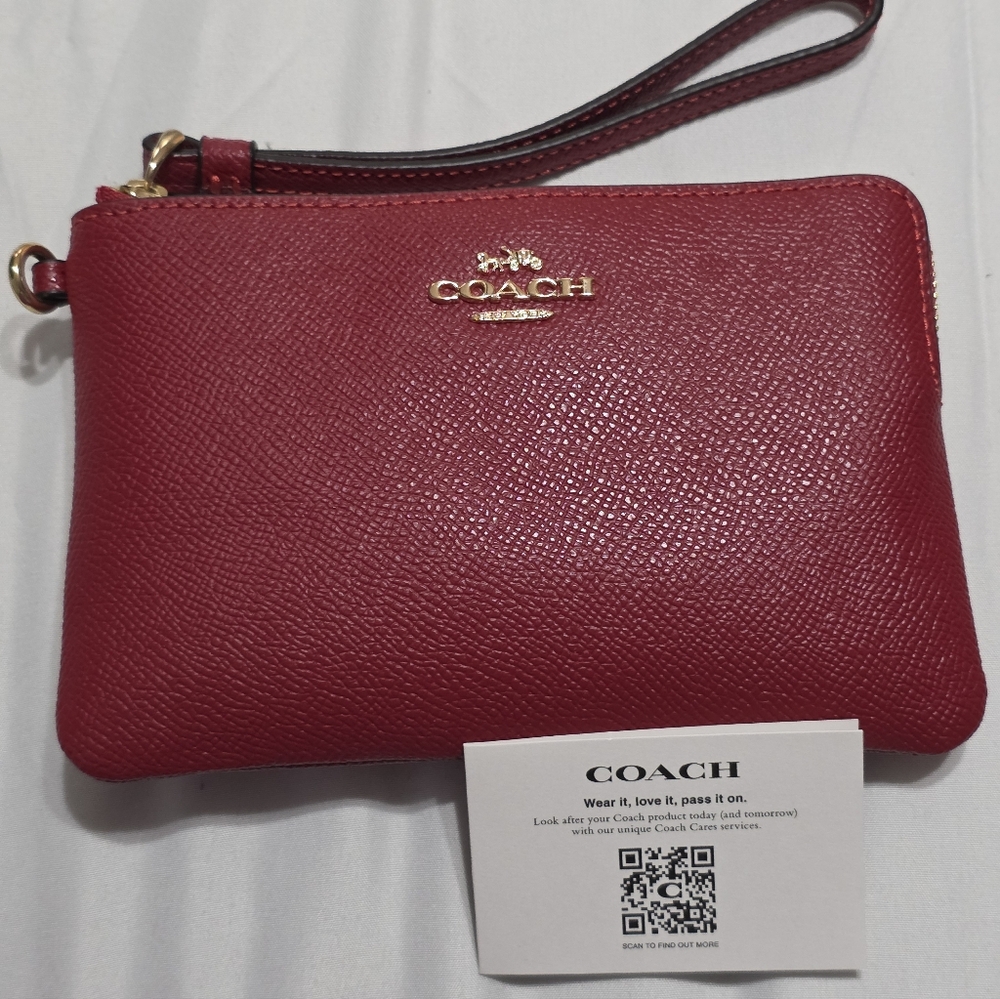 Coach Corner Zip Wristlet bag